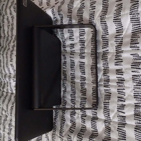 LG G2 Tablet wl Charging speaker - Picture 7 of 7